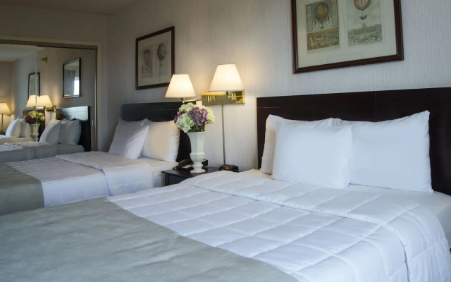 Meadowlands Plaza Hotel