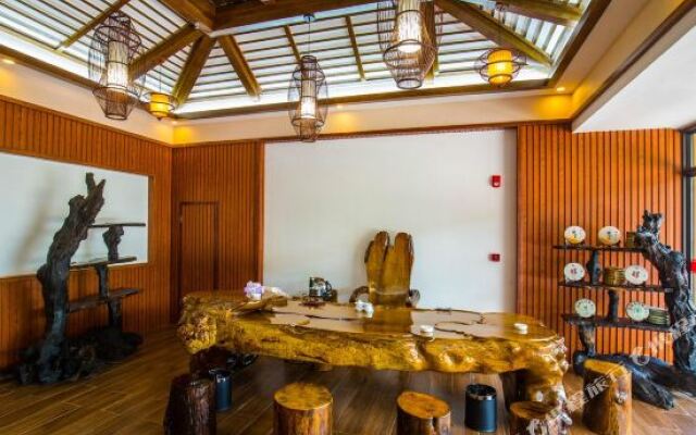 Bolo Hotel