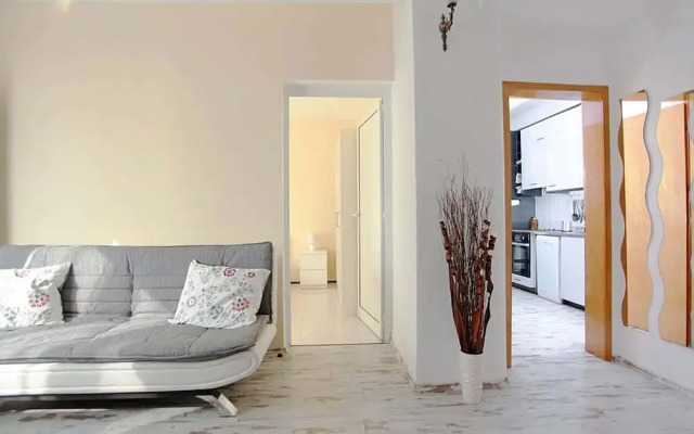 Raya Maisonette