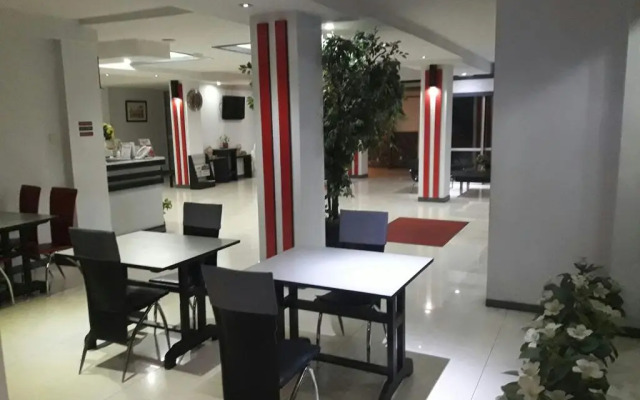 OYO 1318 Hotel Prince Boulevard