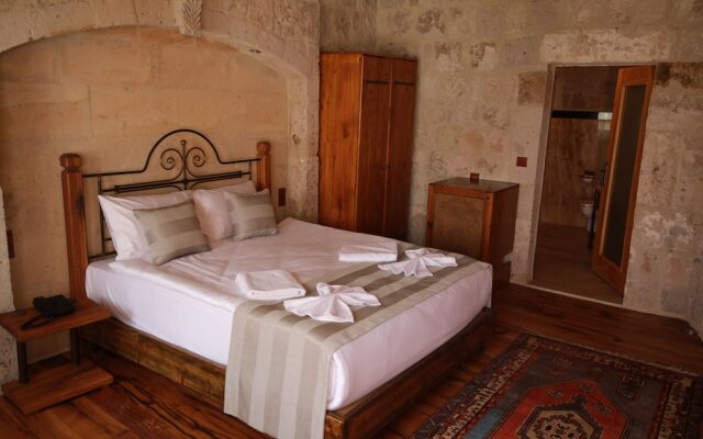 Sarnich Cave Suites