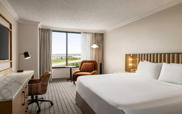 Crowne Plaza Louisville Airport Expo Ctr by IHG