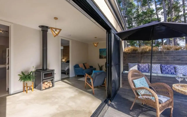 Pine Beach Guest House in the Heart of Balnarring