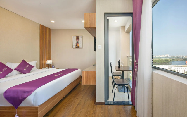 Lavender Riverside Hotel