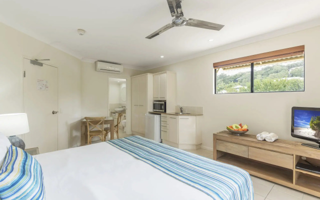 Meridian Port Douglas - Adults only
