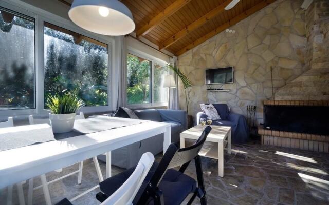 Peaceful house Loutraki village