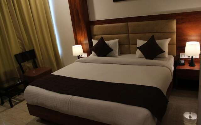 Red Crown Hotel