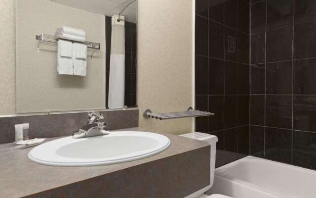 Days Inn & Conference Center by Wyndham Bridgewater