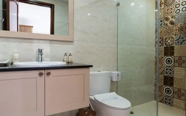 N Queen Apartment Hotel