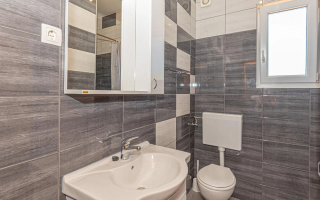 Nice Apartment in Kanica With Wifi and 2 Bedrooms