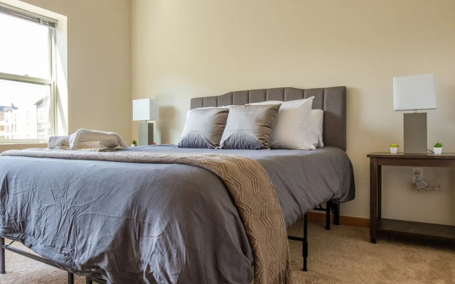 Chic Central Apartment with Free Parking
