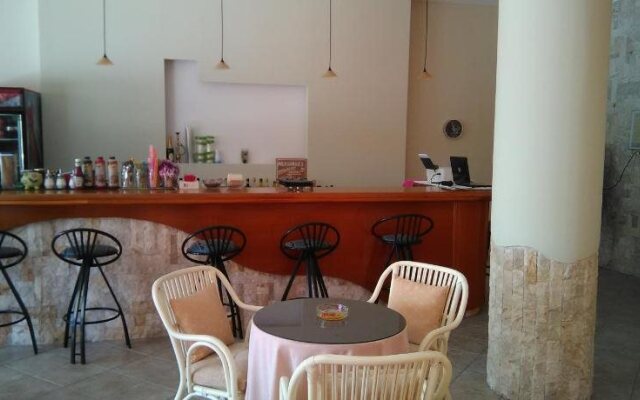 Arkadi Apartments