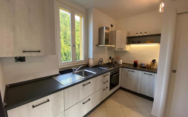 Casa Bellagio Beach: Pool, 100m Lake & near City