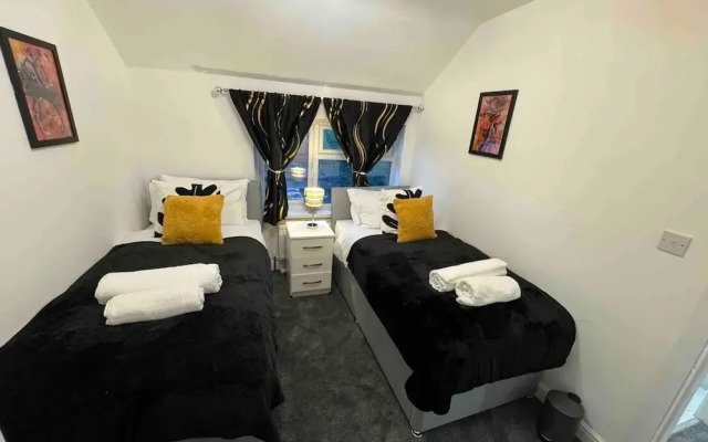 3-bed Home, Sleeps 8, Ideal for Large Groups