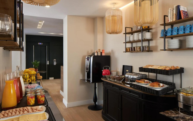 Hotel Apolonia Paris Montmartre, Sure Hotel Collection by BW