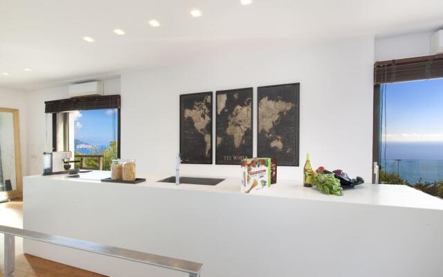 Beautiful Modern Villa With Jacuzzi and Sea-view-villa Delle Sirene