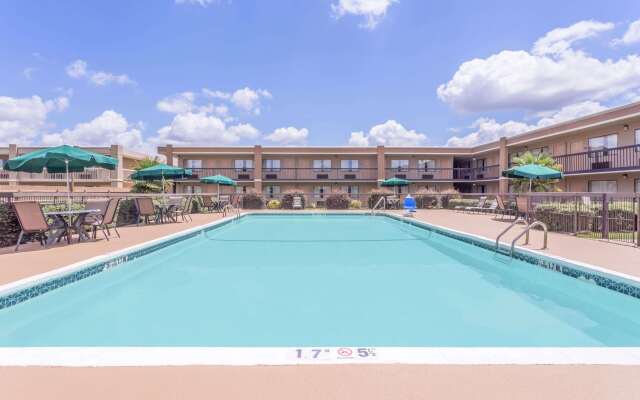 Ramada by Wyndham Macon