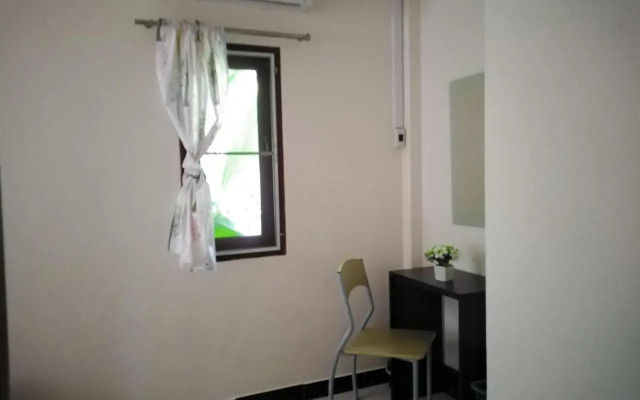 2BR Maryam villa near Tesco & beach.