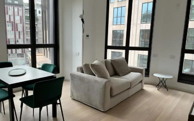 San Babila Modern Apartment