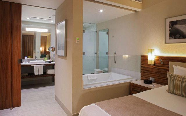Emporio Cancun Optional All Inclusive