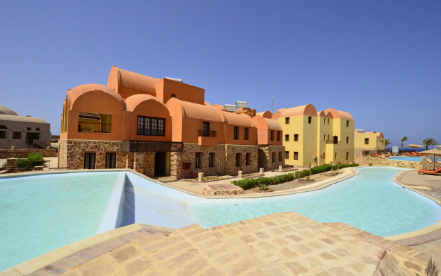 Rohanou Beach Resort