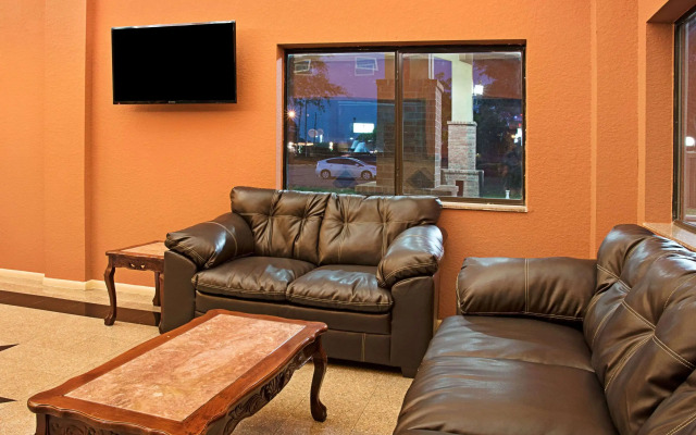 Super 8 by Wyndham Houston/Brookhollow NW