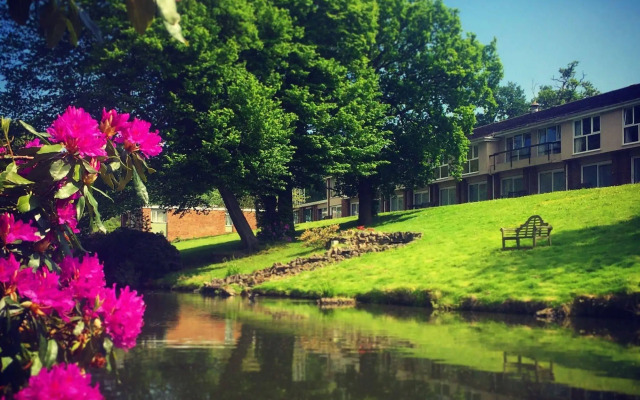 The Inn on the Lake Hotel