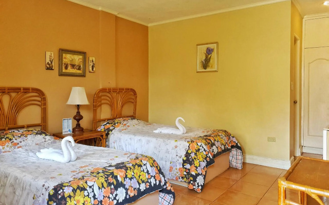 Playa Papagayo Beach Inn
