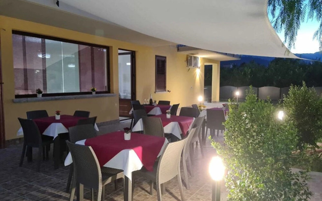 Room-b&b Villa Chiara Trappitello-taormi
