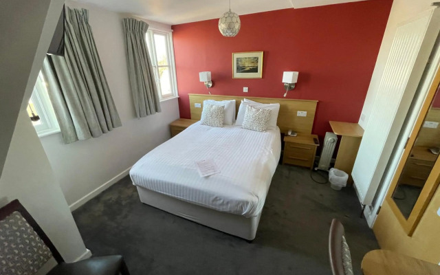 Manor Hotel