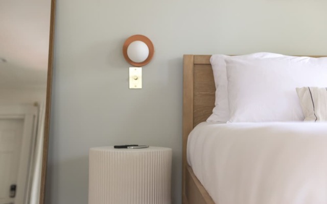 The Grandview Collection - Newark