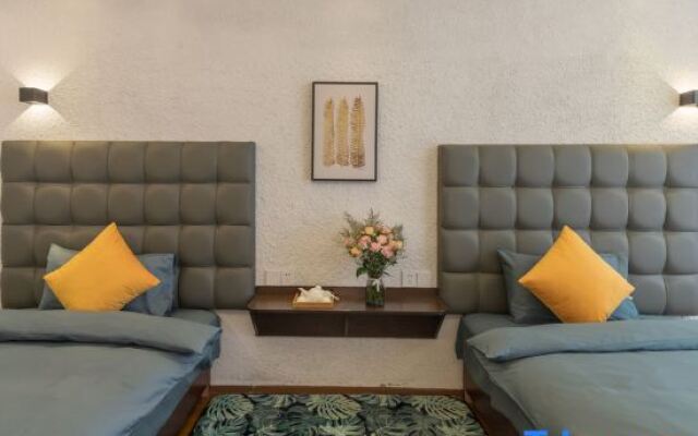 Lijiang Xiangyu Light Luxury Snow Mountain Holiday Villa