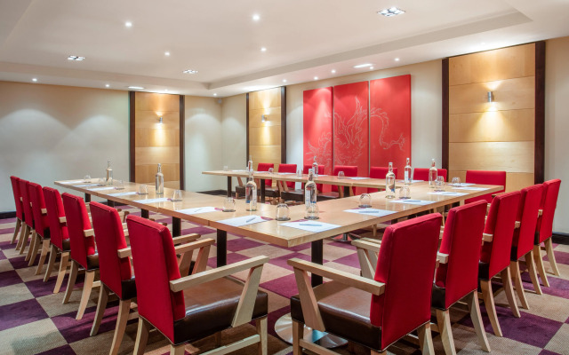 Crowne Plaza Manchester Airport by IHG