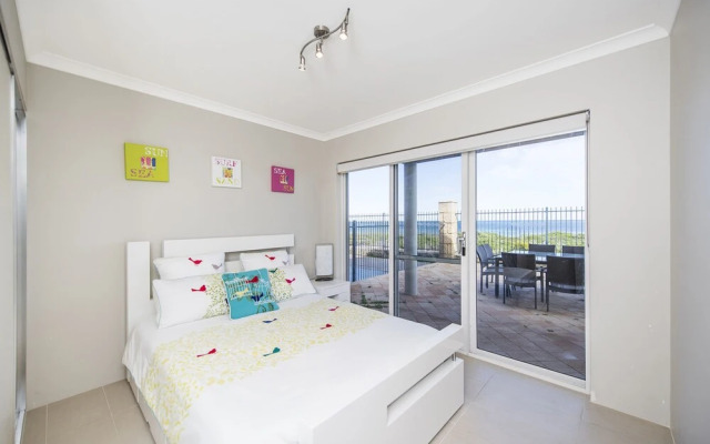 Ledge Point Village - Villa 16 - Beachfront Ocean Views