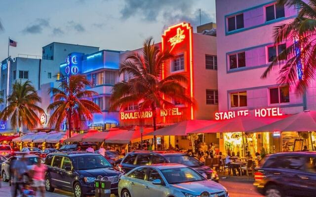 Amazing Apartment Mins From South Beach Strip!