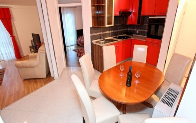 Viola - With Pool - A10