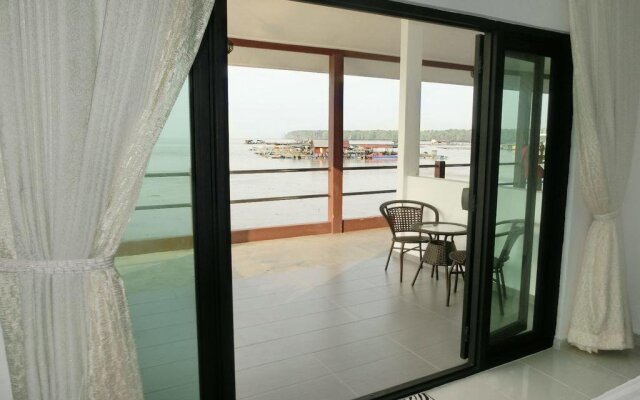 Kukup Xiang Holiday Home