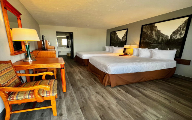 Super 8 by Wyndham Sealy