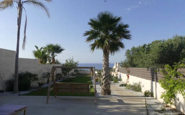 Zoi's SeaView House