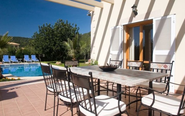 Quaint Villa with Jacuzzi in Sa Pobla