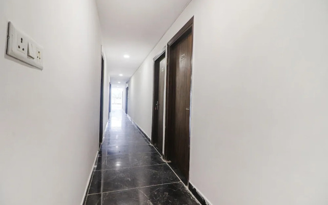 FabHotel Roadway Inn