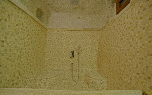 Zeus Cave Suites