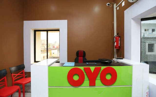 OYO Flagship 19602 Omm Residency