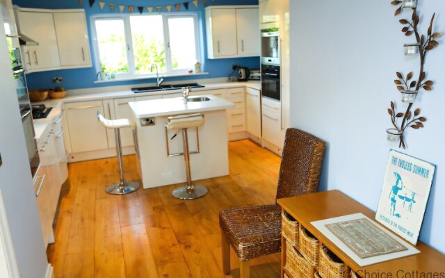 Croyde Waves 4 Bedrooms