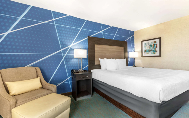 Comfort Inn Dallas North Love Field Airport