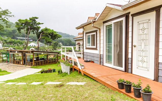 Ganghwa Herb Land Guesthouse