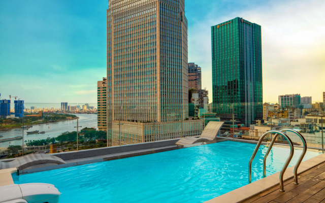 Sky Gem Central Hotel