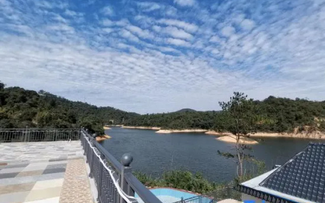 Guangzhou Huguang B&B