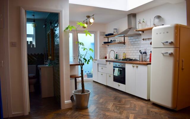 Renovated 2 Bedroom Home in The Liberties