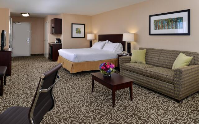 Holiday Inn Express Hotel & Suites River Park, an IHG Hotel